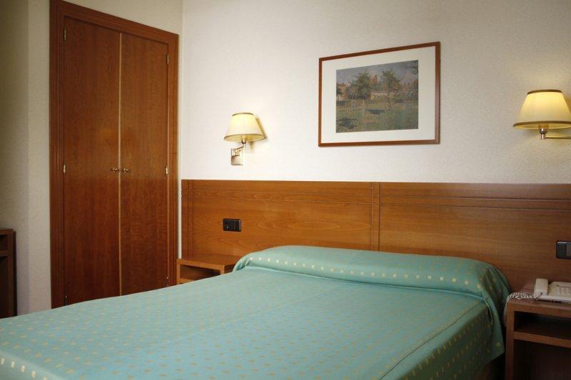 Hotel Yit Conquista De Toledo Exterior foto